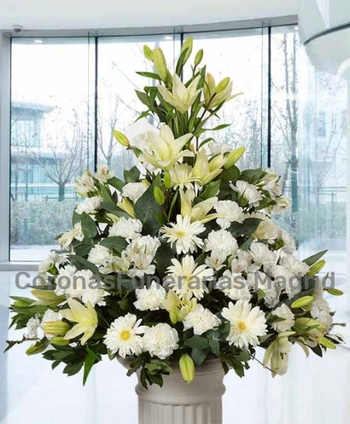 Centro de flores para funeral en Madrid