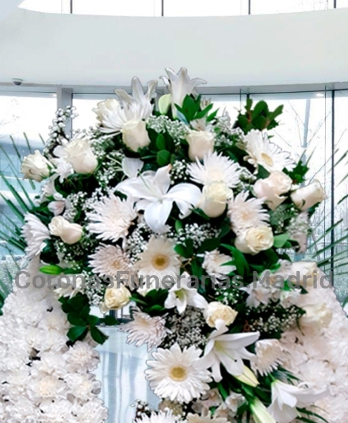 Corona de flores para funeral en Madrid